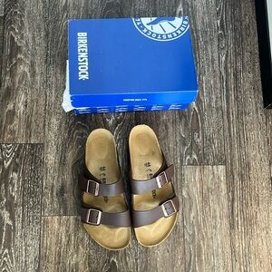 Brand new Birkenstocks “ Arizona BS Dark Brown”